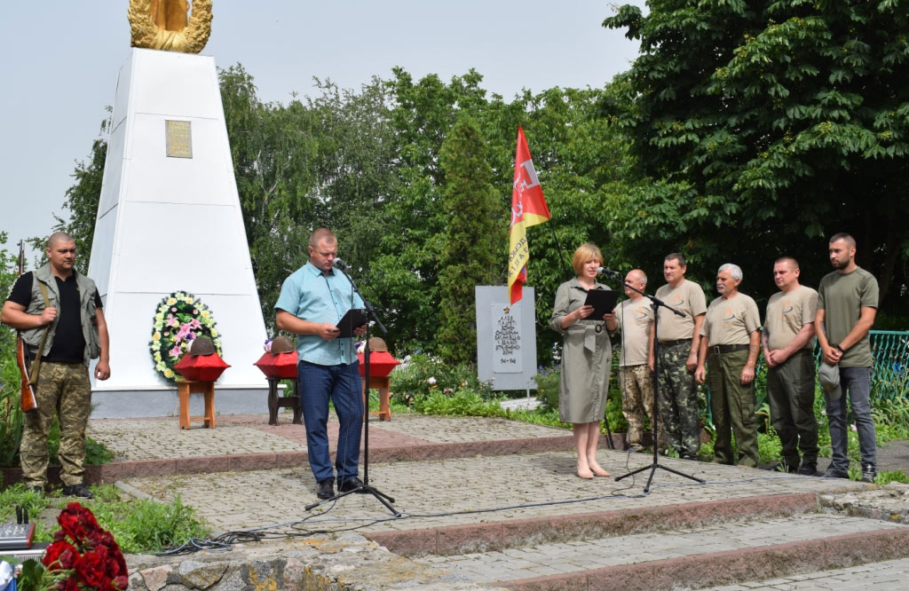 Вісті з Полтави - В Оржицькій селищній раді перепоховали останки шести воїнів
