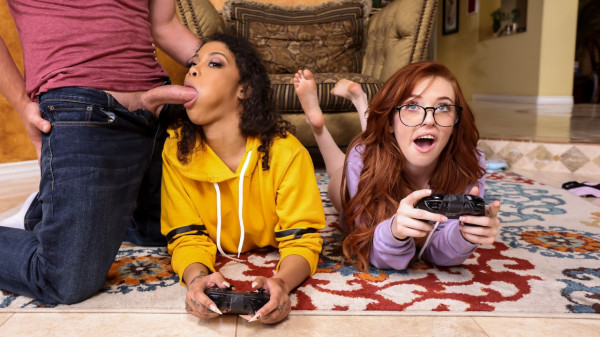 :Jeni Angel, Madi Collins - Gamer Girl Threesome Action (2021) SiteRip