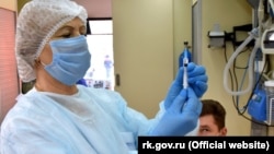 В Крыму вакцинировали от коронавируса около 10 тысяч работников отелей и санаториев – власти