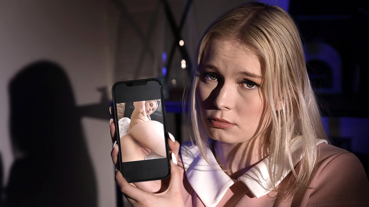 [DarkRoomVR.com] Mimi Cica (Leaked Nudes / 02.07.2021) [2021 ., Blonde, Blowjob, Cowgirl, Creampie, Hardcore, POV, Piercing, Shaved Pussy, Tattoos, Teen, Young Girl, VR, 4K, 1920p] [Oculus Rift / Vive]