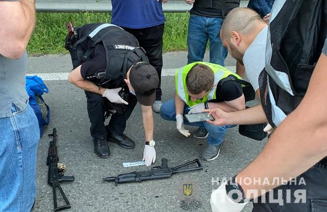 Вісті з Полтави - У Києві поліція затримала полтавця з двома автоматами Калашникова