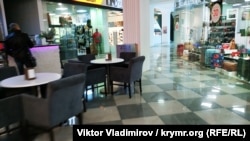 Часть Крыма закрывает фуд-корты в торговых центрах из-за COVID-19 – власти