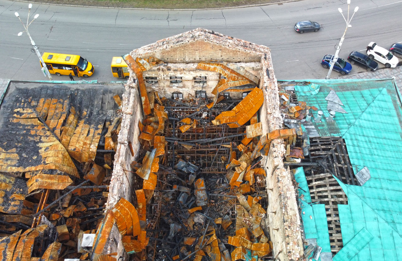 Вісті з Полтави - УКБ шукає компанію, яка розчистить згорілий кінотеатр ім. Котляревського від будівельного сміття