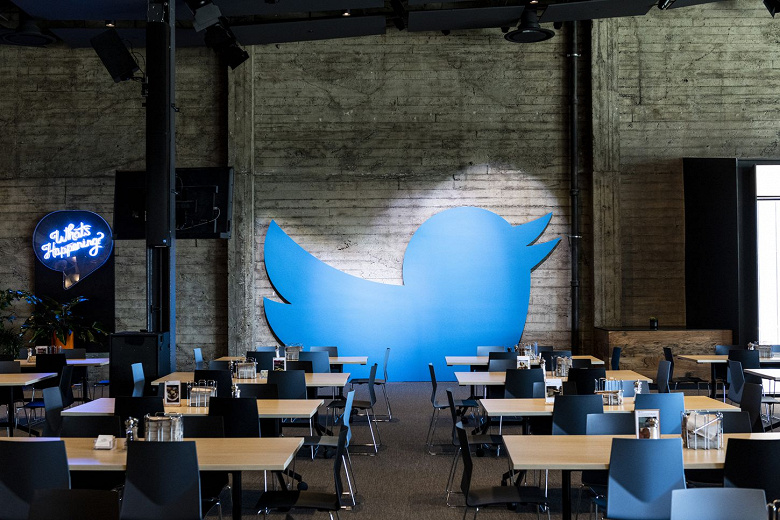 Выручка Twitter в минувшем квартале составила 1,19 млрд долларов, операционная прибыль — 30 млн долларов