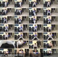 OnlyFans - KinkyMylf - Amateur lazy girlfriend peeing onto her yoga pants (UltraHD 4K/2160p/652 MB)
